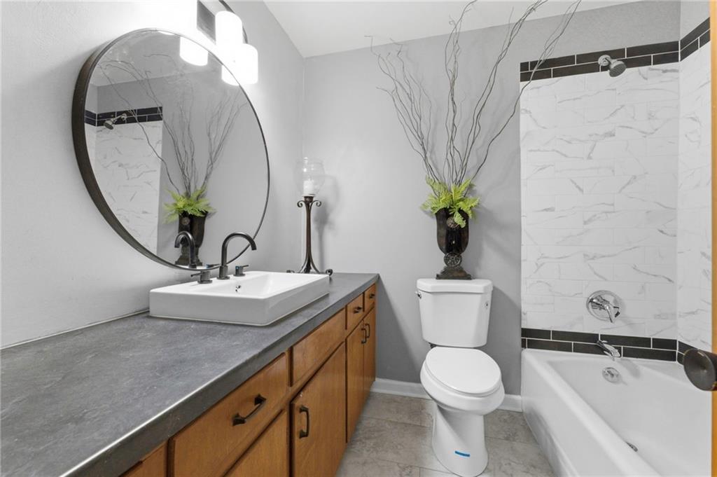 8304 Willow Way Property Photo 6