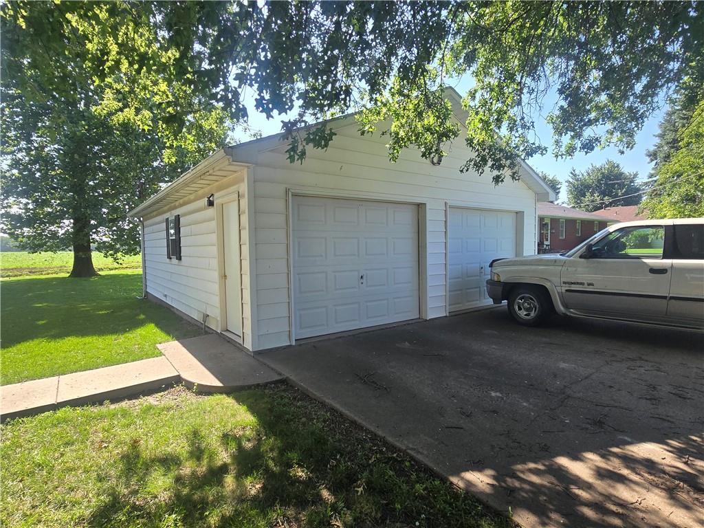 310 N County Road Property Photo 5