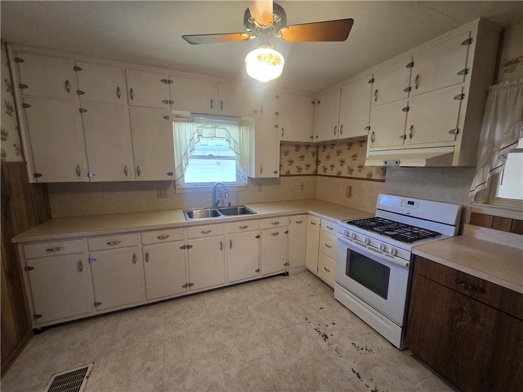 310 N County Road Property Photo 14