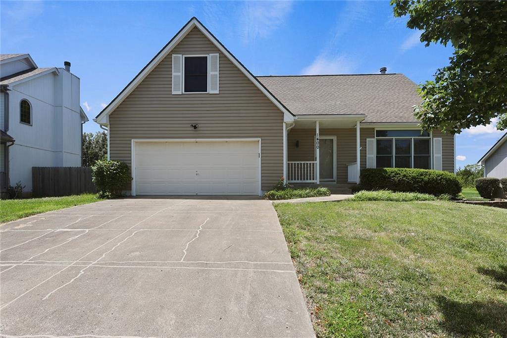 1400 Sw Pacific Drive Property Photo 1