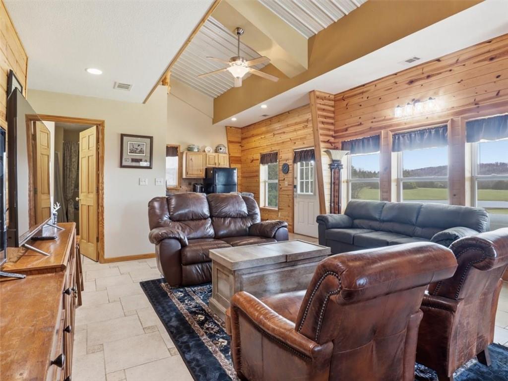 21756 Flippin Road Property Photo 9