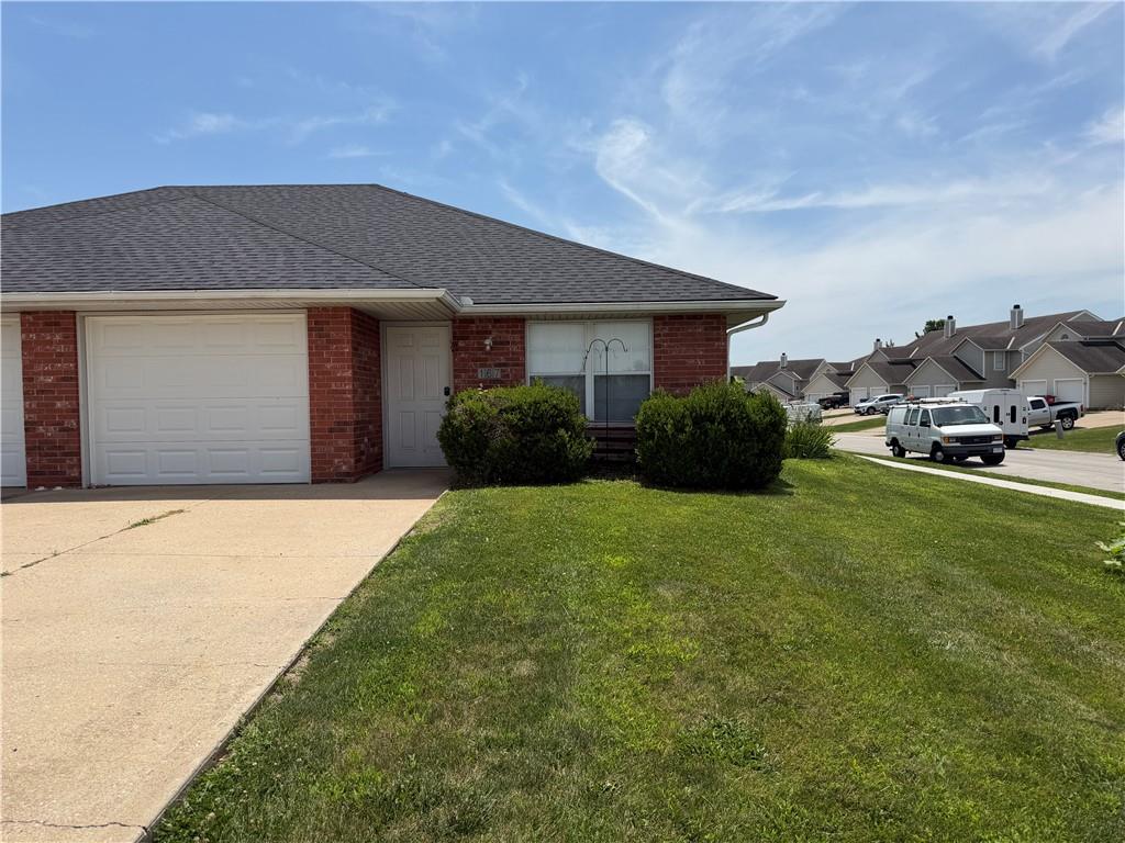 165 & 167 Nw Woodbury Drive Property Photo 4