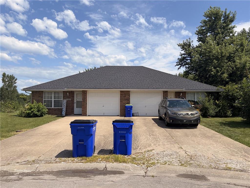 1258 & 1259 Nw Woodbury Court Property Photo 1