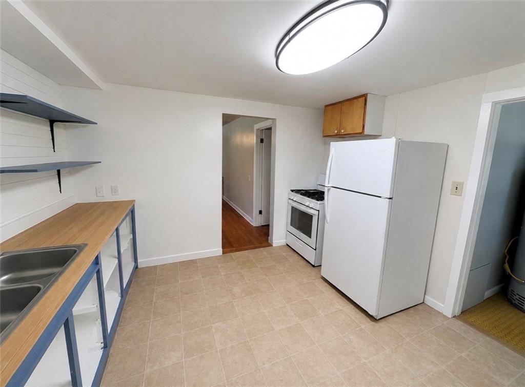 316 W 8th Avenue Property Photo 6