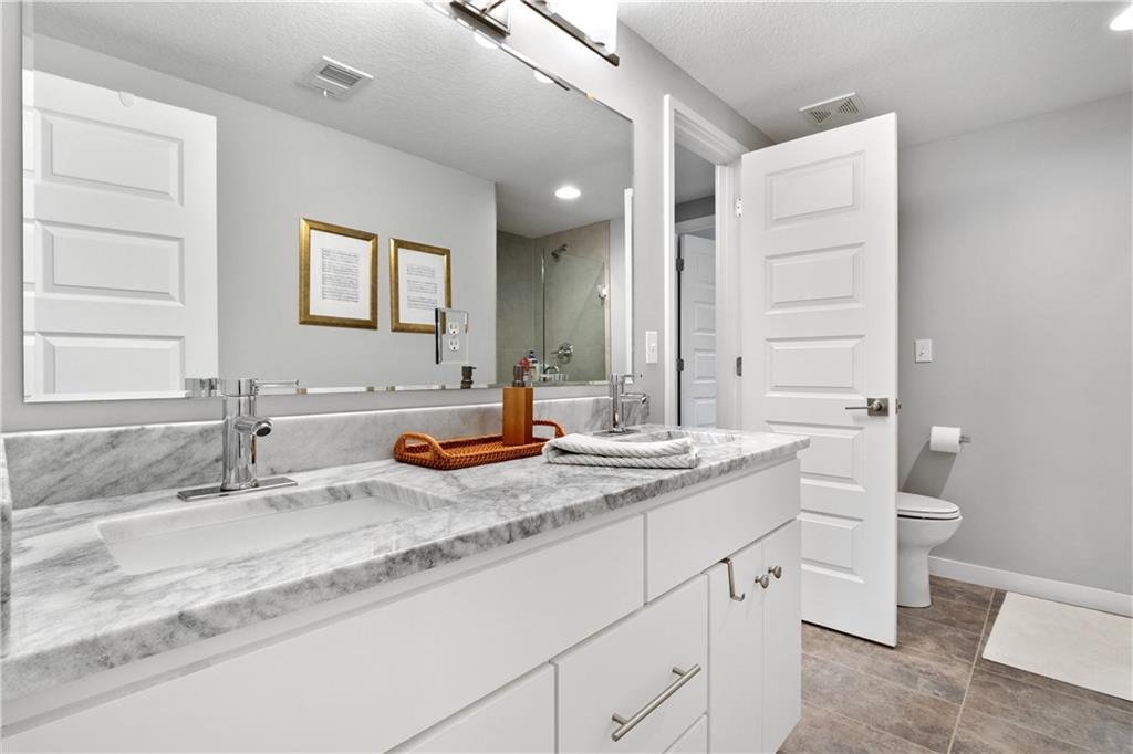 5961 N Cosby Avenue Property Photo 45