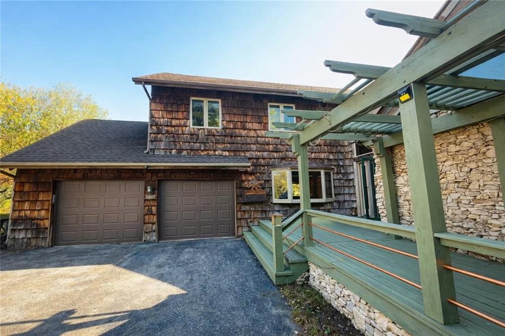 3907 Ne Beach Road Property Photo 3