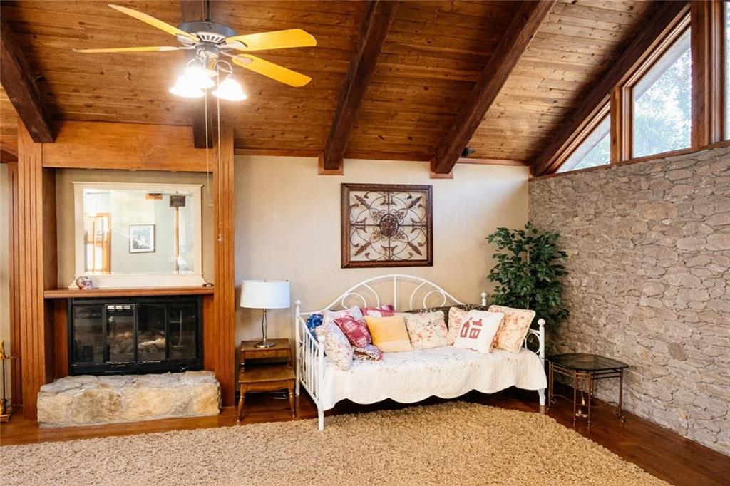 3907 Ne Beach Road Property Photo 7