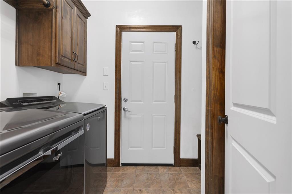 3221 S Mize Ridge Court Property Photo 17