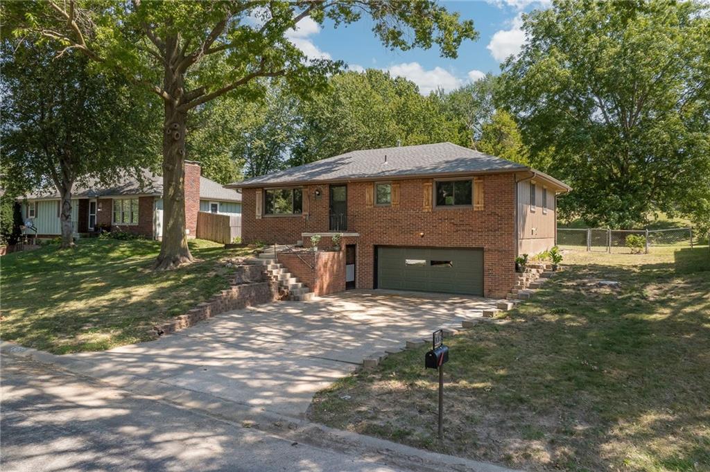3209 N 36 Terrace Property Photo 2