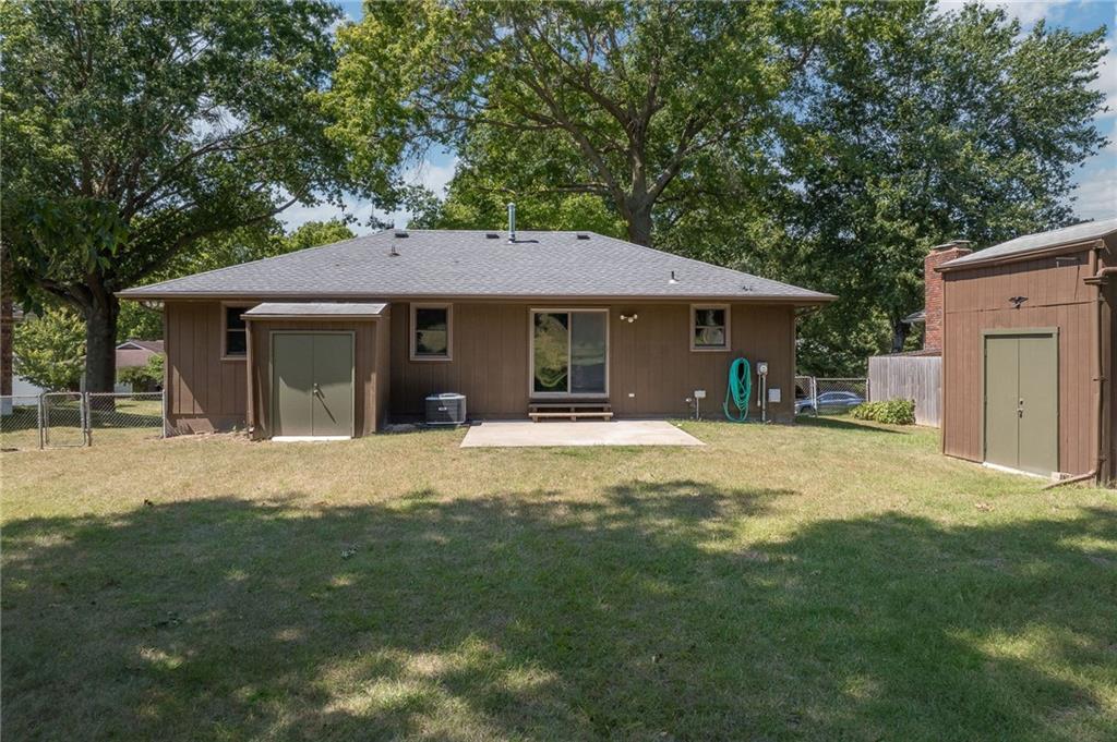 3209 N 36 Terrace Property Photo 3