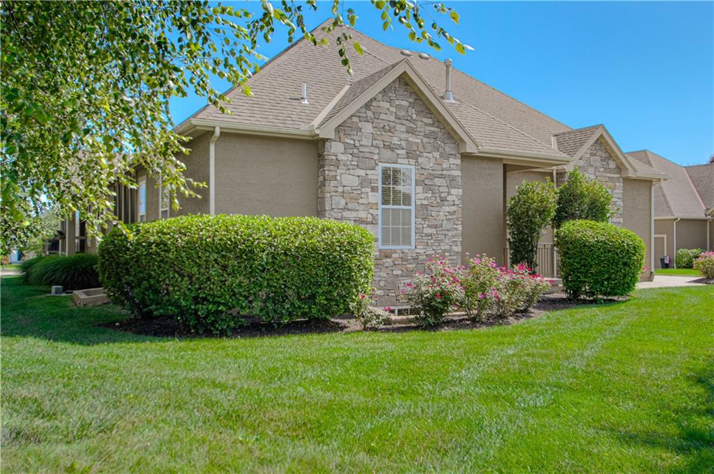 16877 S Bradley Drive Property Photo 3