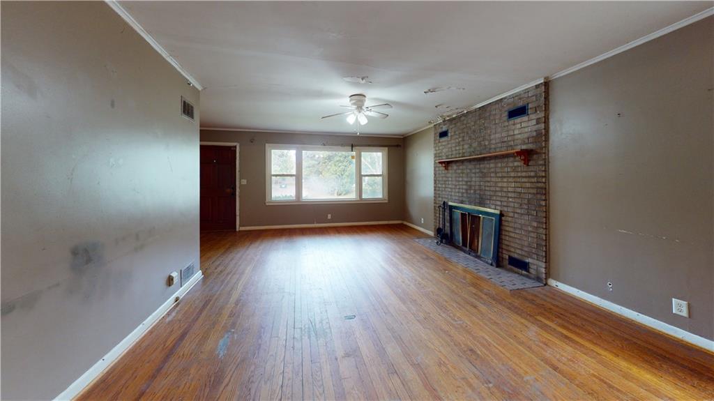 811 S Main Street Property Photo 6