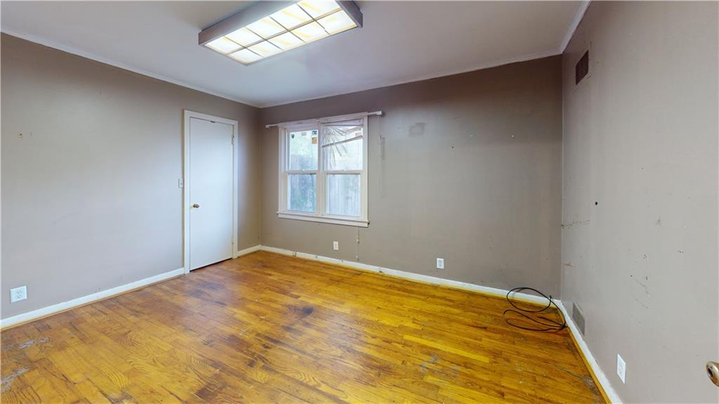 811 S Main Street Property Photo 15