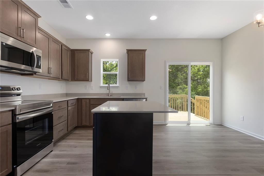 530 Lemon Mint Drive Property Photo 12