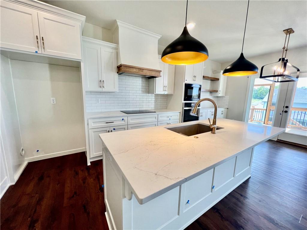 2144 Deerfield Terrace Property Photo 4