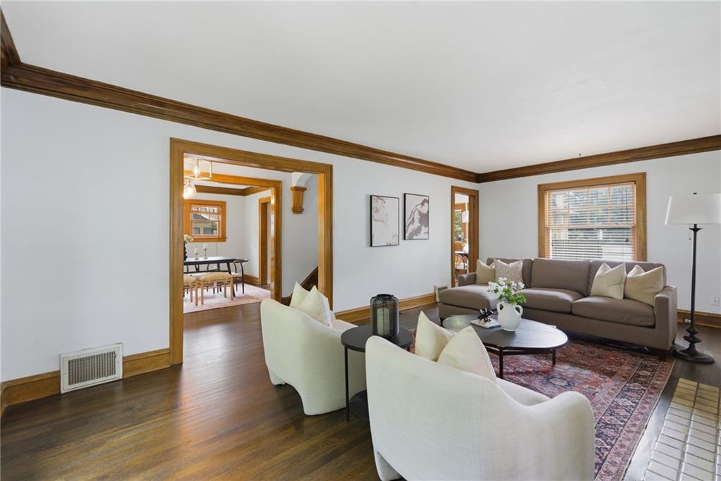 5811 Charlotte Street Property Photo 5