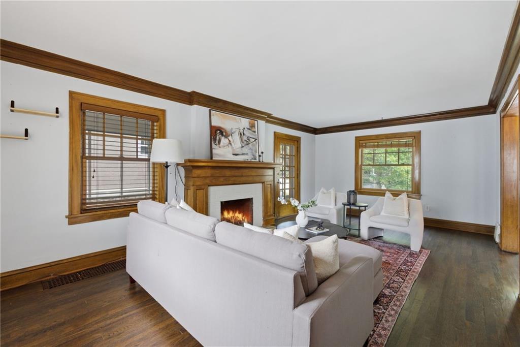 5811 Charlotte Street Property Photo 8
