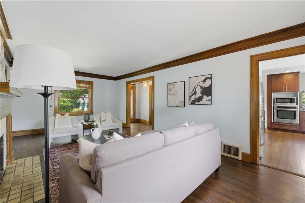 5811 Charlotte Street Property Photo 9