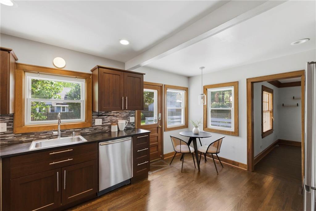 5811 Charlotte Street Property Photo 12