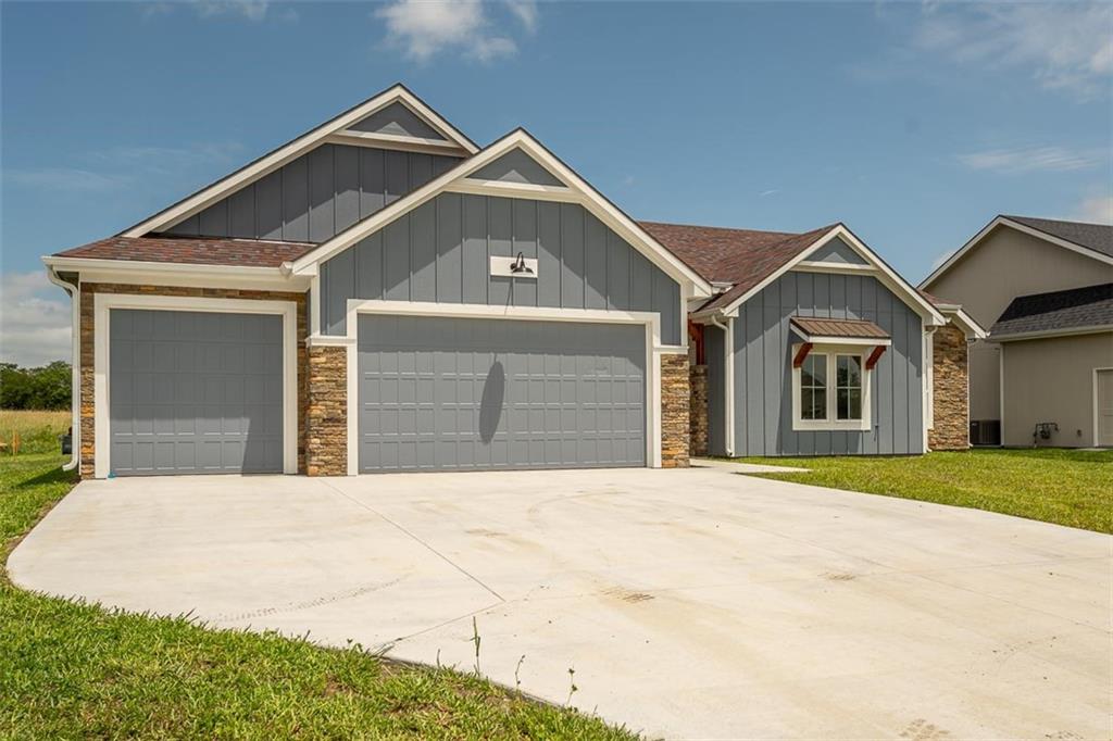 1018 Bluestem Circle Property Photo 1
