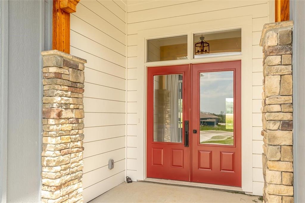 1018 Bluestem Circle Property Photo 3