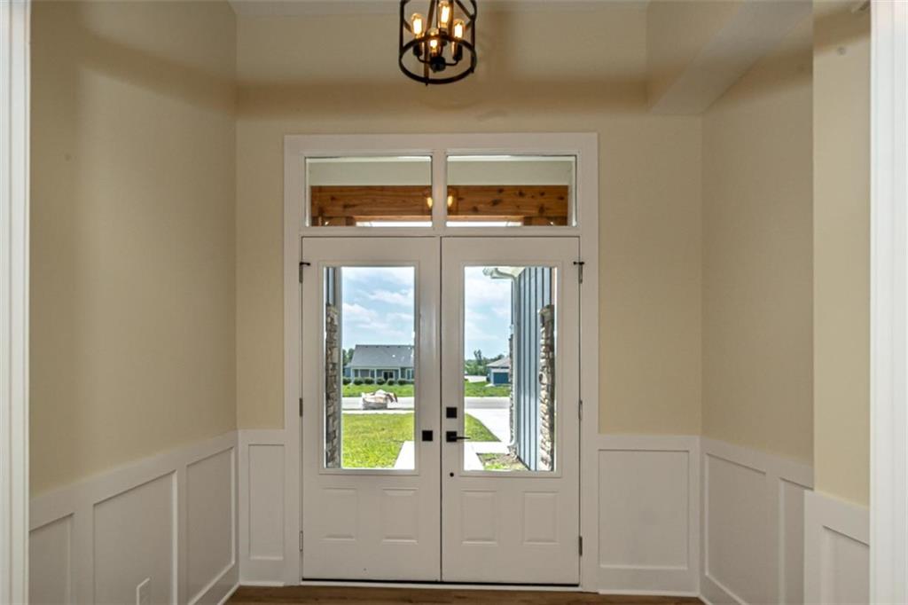 1018 Bluestem Circle Property Photo 4