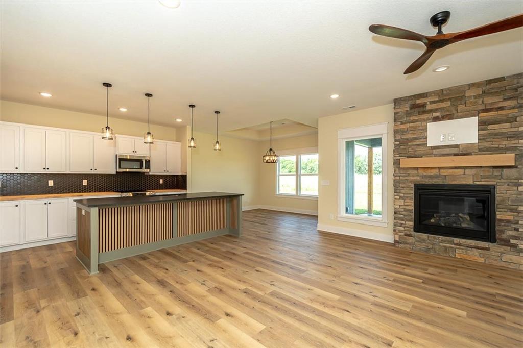 1018 Bluestem Circle Property Photo 7