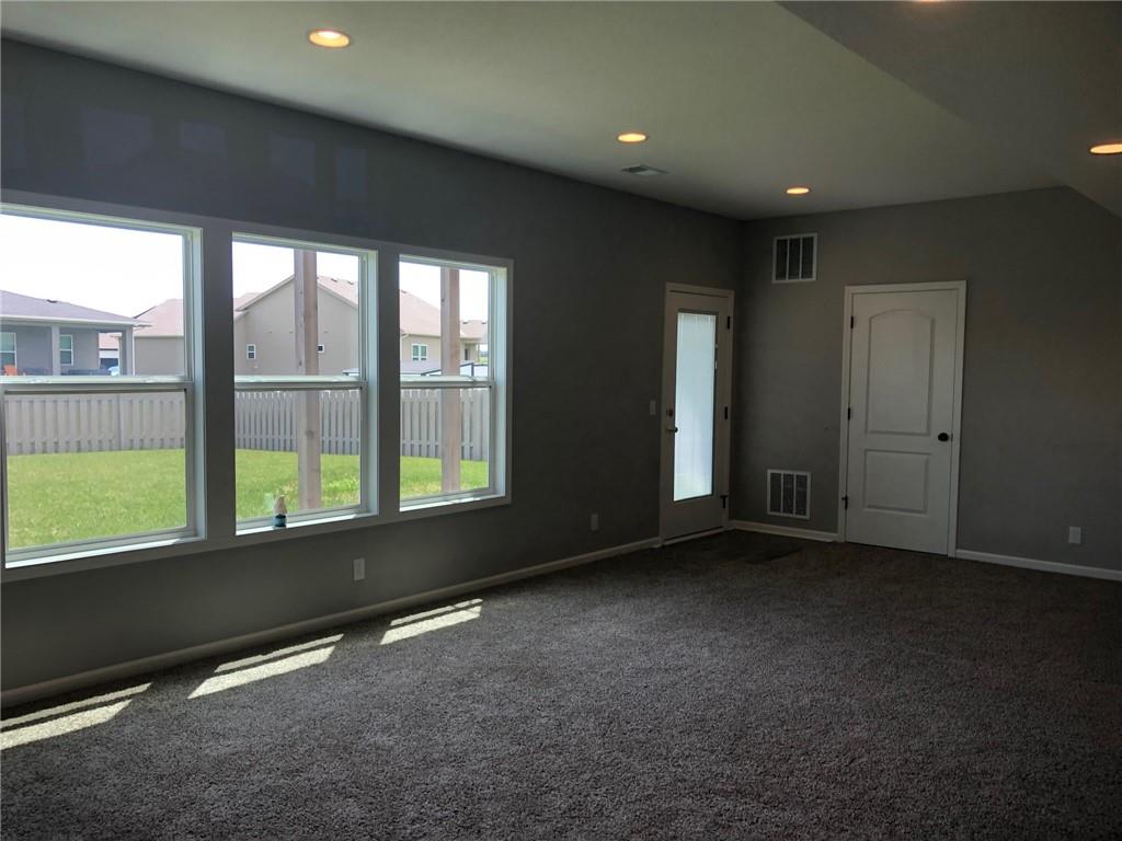 1483 N 162nd Court Property Photo 17
