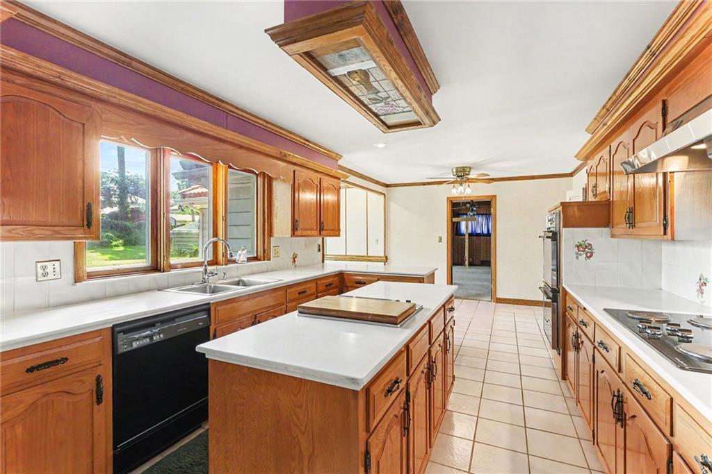 11705 W 60th Place Property Photo 6