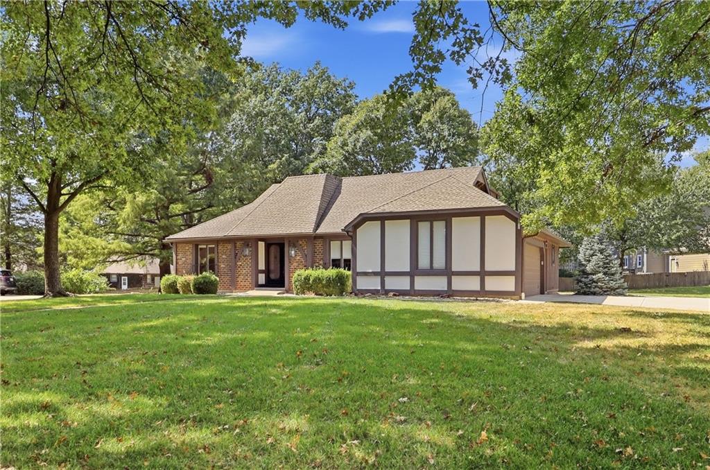 12820 Sagamore Road Property Photo 1
