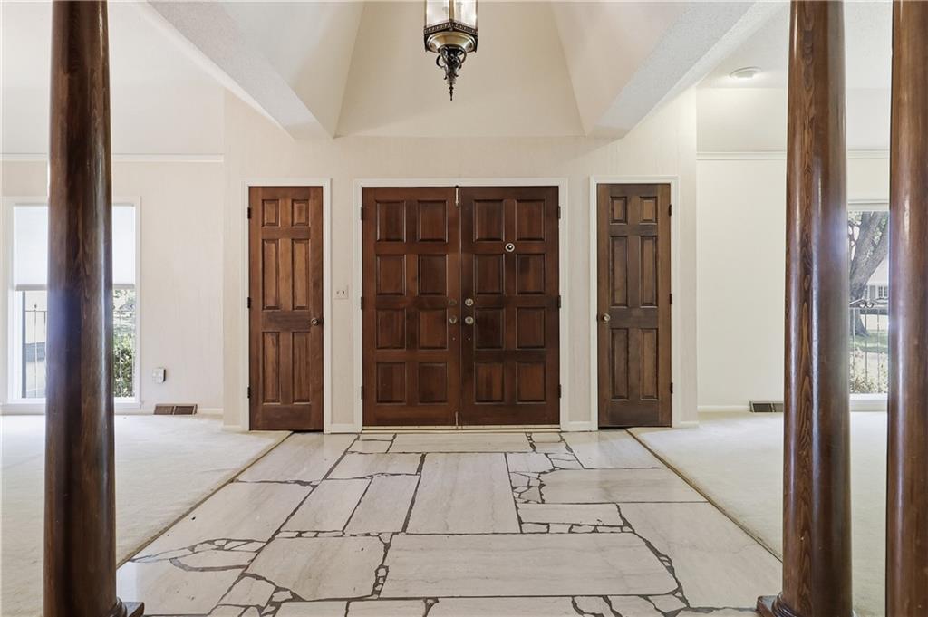 12820 Sagamore Road Property Photo 2