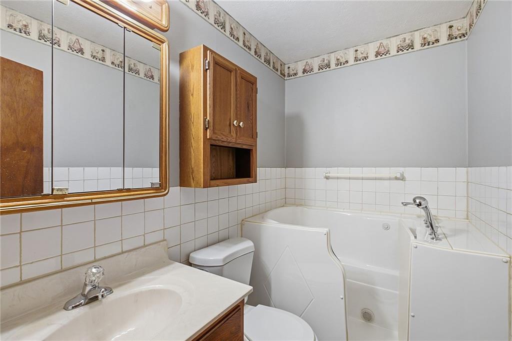 1209 Sw Eugene Street Property Photo 11