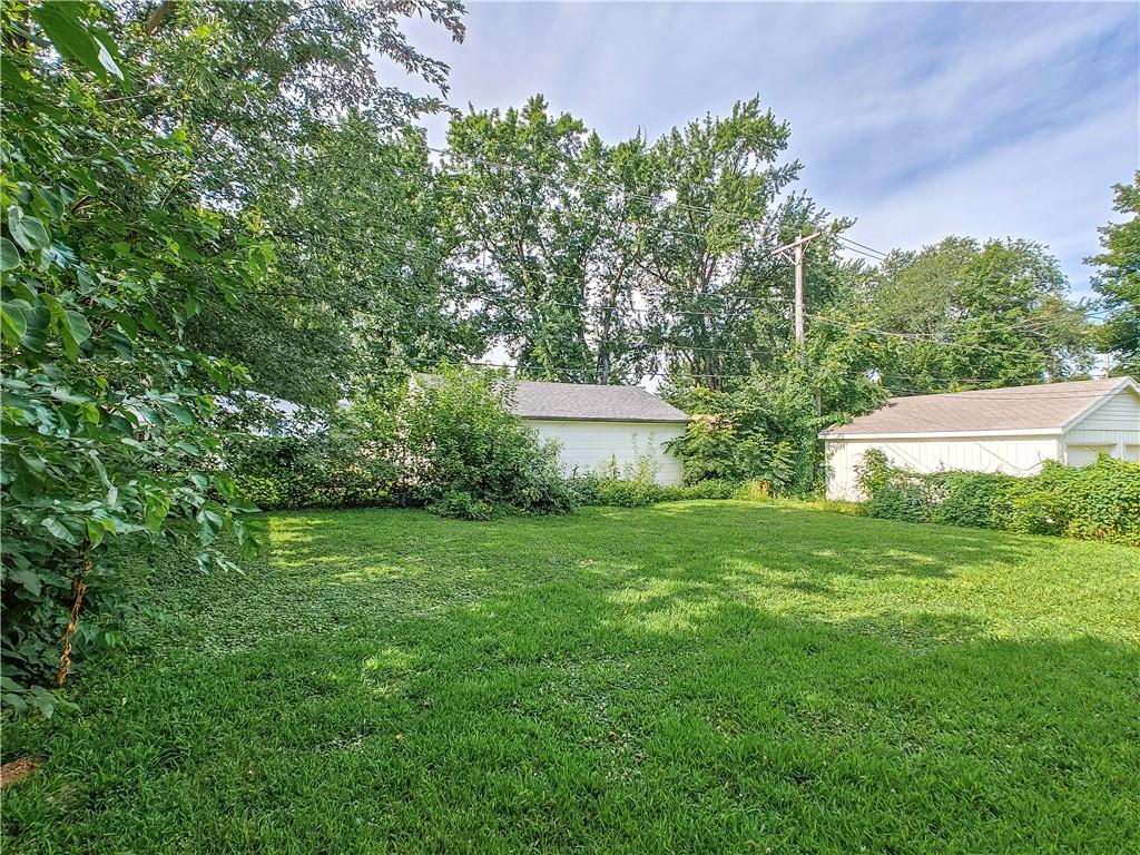 10117 E 10th Street Property Photo 19