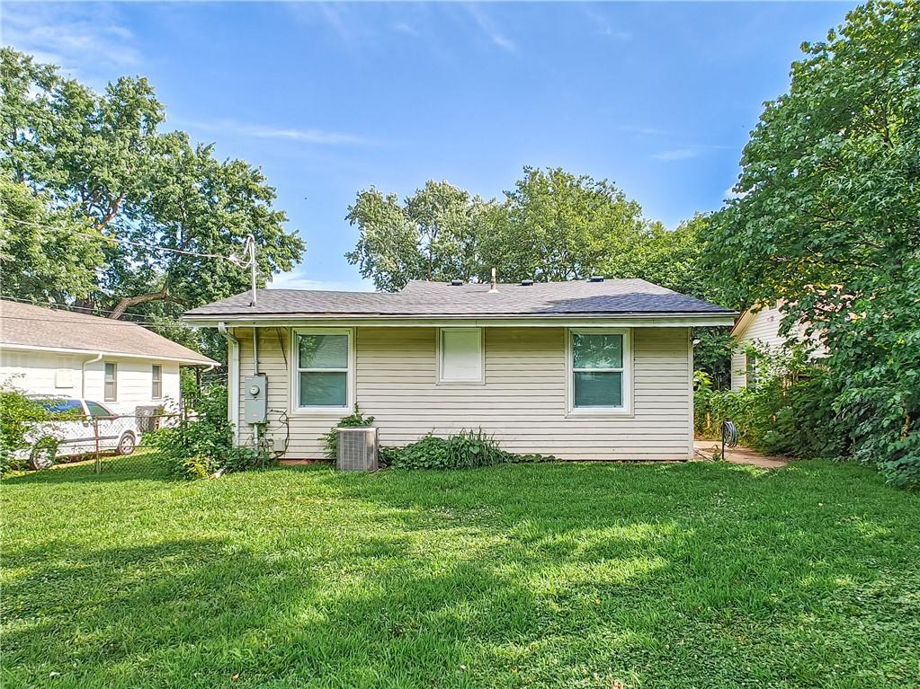 10117 E 10th Street Property Photo 20