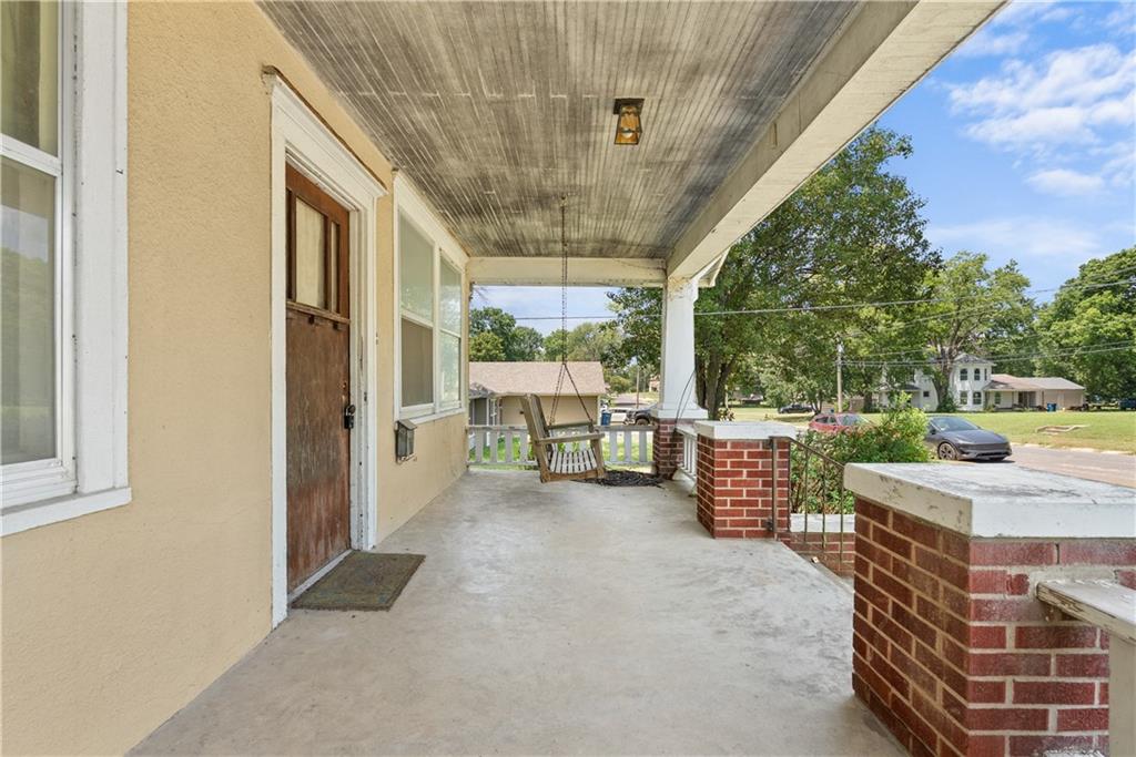 314 E Main Street Property Photo 4