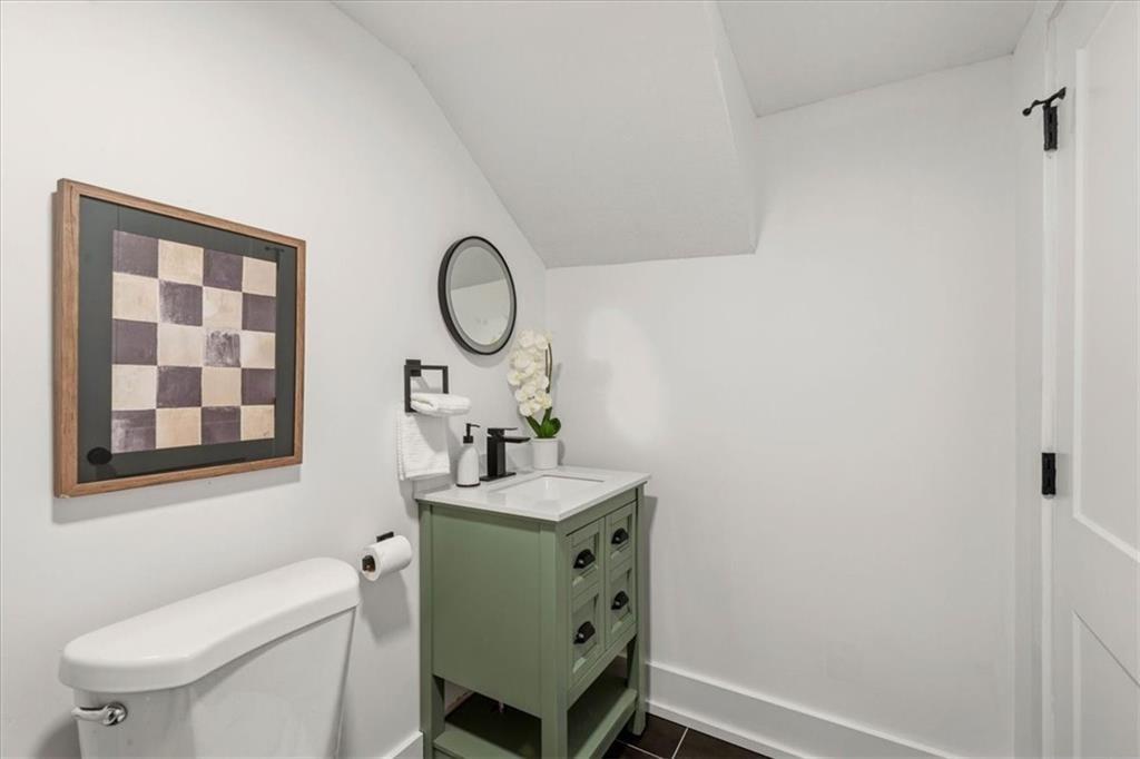 4011 State Line Road Property Photo 16