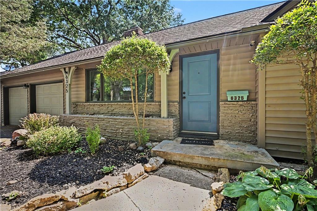 6325 Maple Drive Property Photo 3