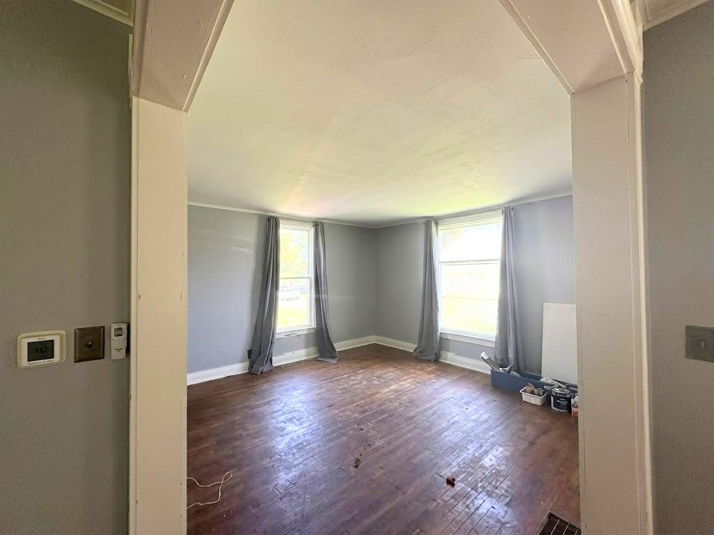 909 W 10th Street Property Photo 7