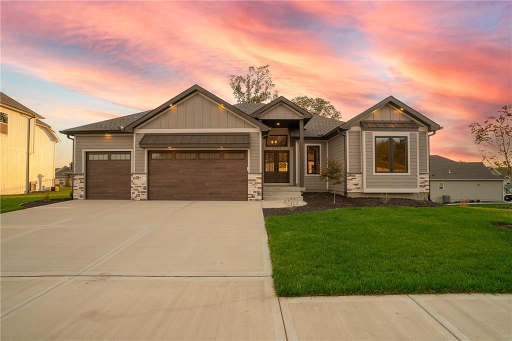 5794 NW Black Oak Court Property Photo 1