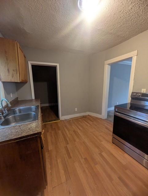 5341 Swope Parkway Property Photo 9