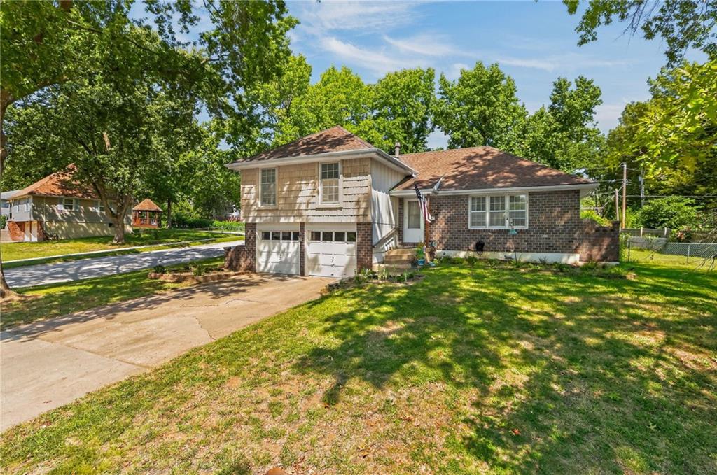 418 Sw Sunset Drive Property Photo 1
