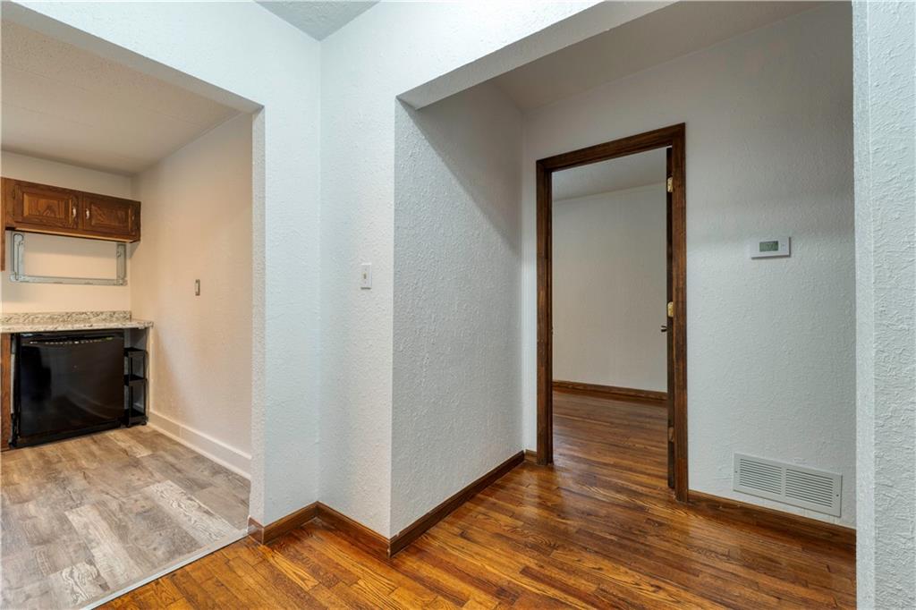 9226 Walnut Street Property Photo 10