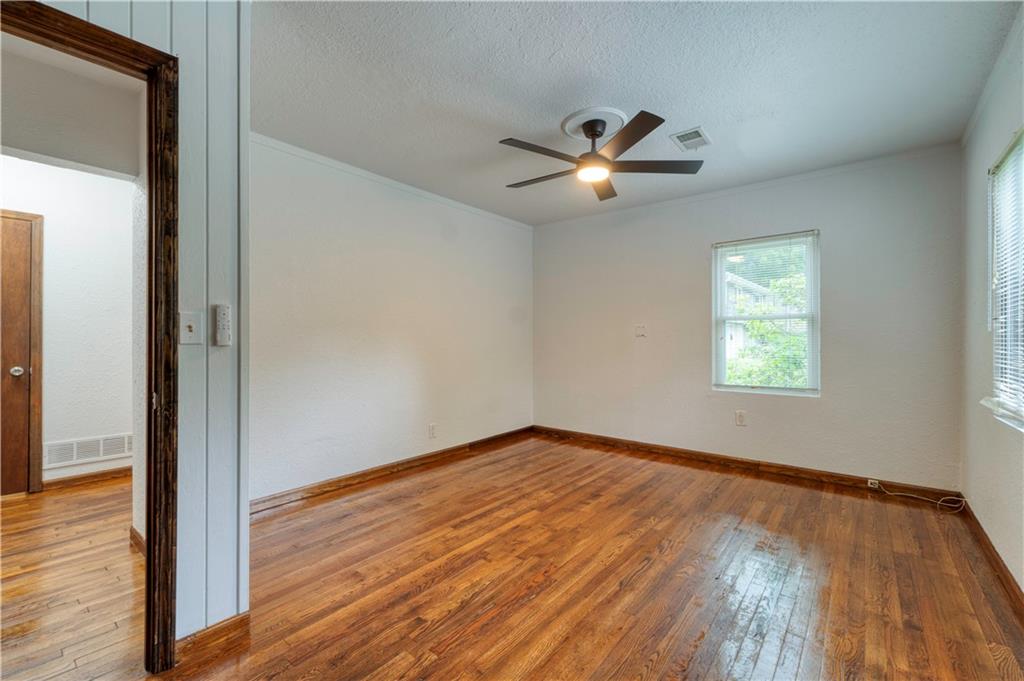 9226 Walnut Street Property Photo 11