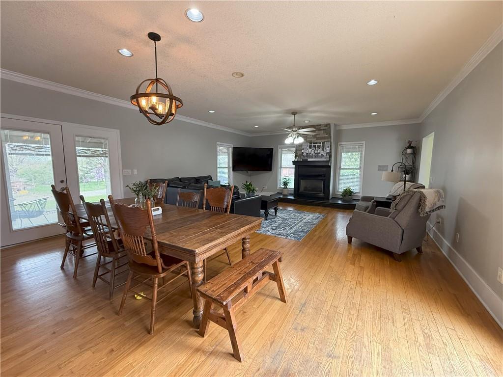 2216 Country Club Drive Property Photo 3