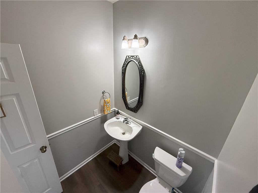 2216 Country Club Drive Property Photo 6