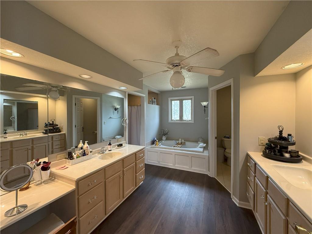 2216 Country Club Drive Property Photo 9