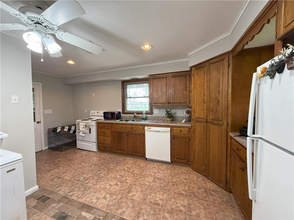 2216 Country Club Drive Property Photo 17