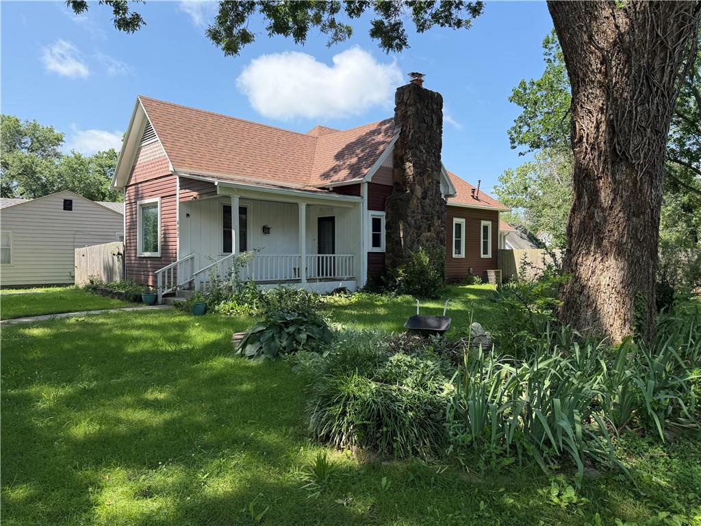 402 S Spring Street Property Photo 1