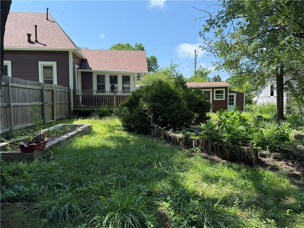 402 S Spring Street Property Photo 5
