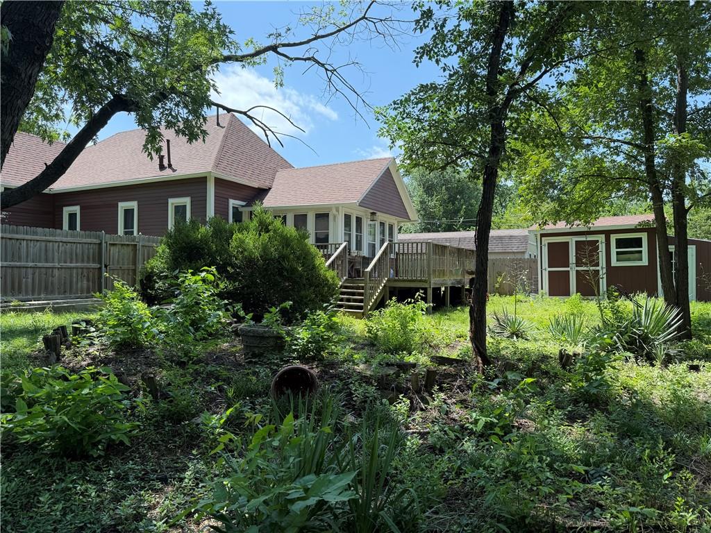 402 S Spring Street Property Photo 6